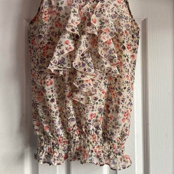 Floral cute top size S/XS - Picture 2 of 9